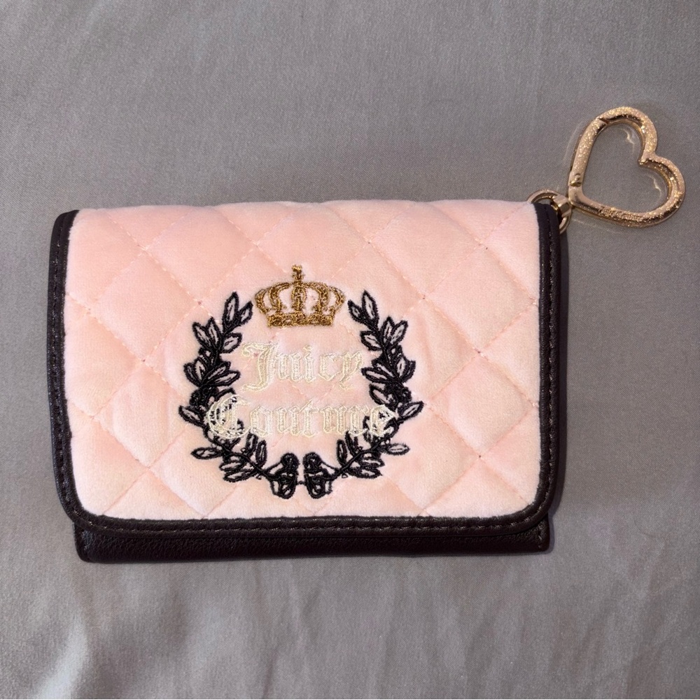 NWOT Juicy Couture Pink Quilted Wallet with Gold Heart Charm
